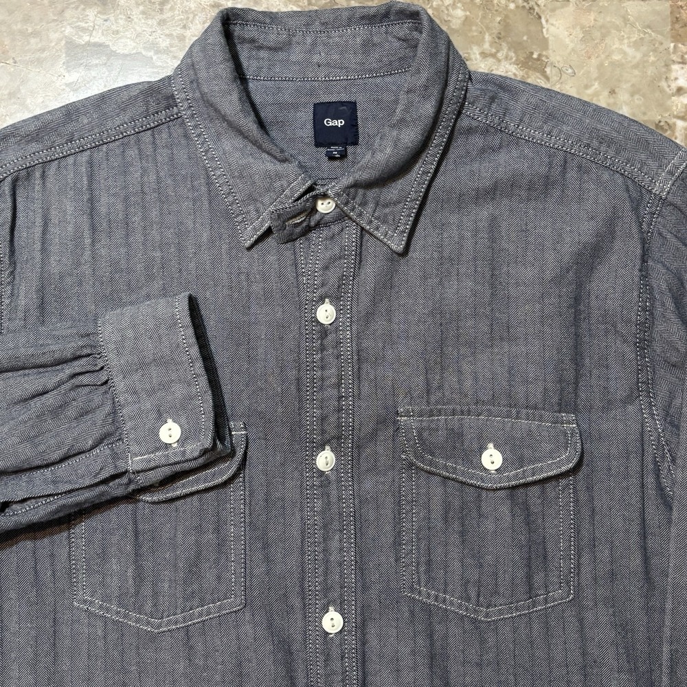 Gap Shirt Mens Medium Blue Herringbone Chin Strap Cat Eye Buttons Workshirt